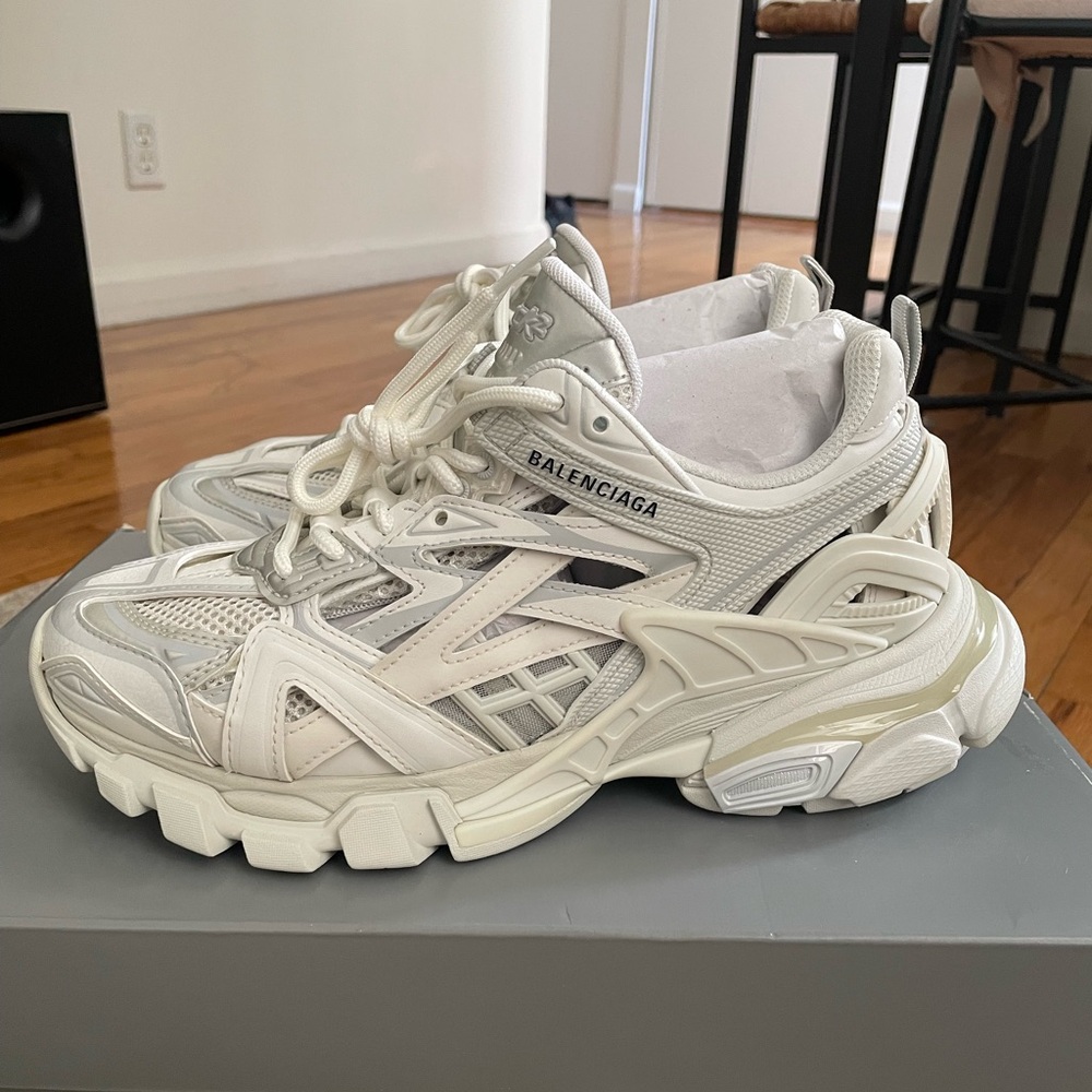 Brand New Balenciaga Track 2 Sneaker white silver. MISMATCHED sz eu 38 and 39